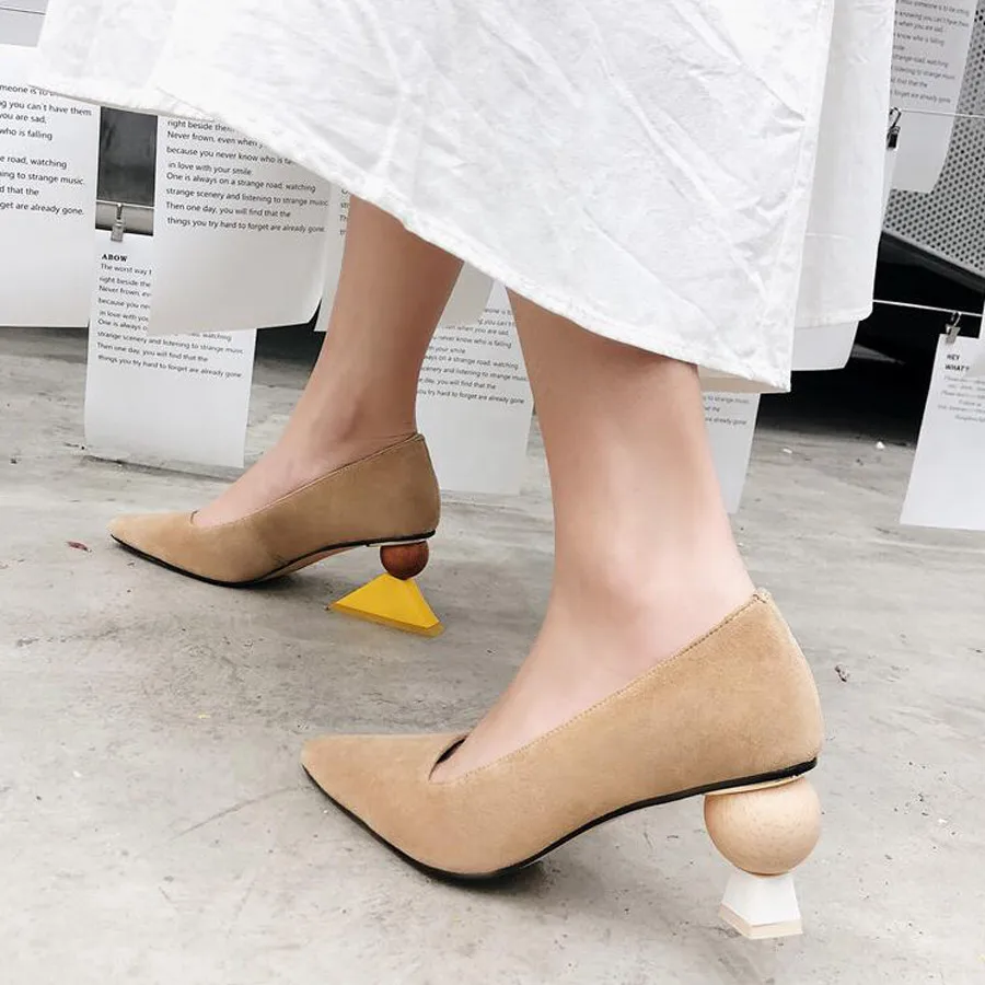 Mcacchi/ г.; пикантные Асимметричные женские туфли-лодочки на каблуке с геометрическим узором; Туфли Mary Jane с острым закрытым носком на необычном высоком каблуке; женская замшевая обувь