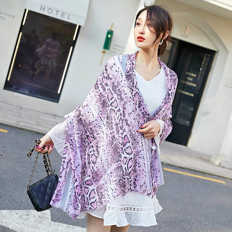 

Autumn Leopard Print Women Scarf New Fashion Ladies Shawls Bufandas Invierno Mujer Ponchos and Capes Pashmina Head Hijab Scarves