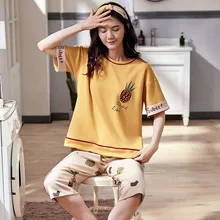 Корейская женская пижама с принтом ананаса, новинка, пижамный комплект с коротким рукавом, эластичная резинка на талии, укороченные брюки, одежда для сна, пижама S95607