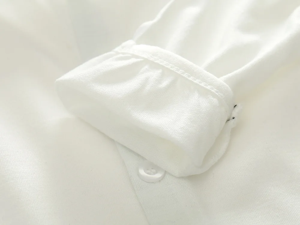 5297888952_457880003