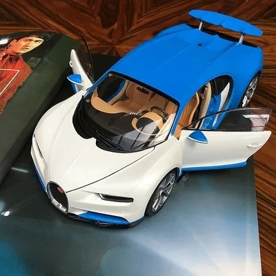 1/18 Bugatti погружной суперкар литой металлический Настольный дисплей Коллекционная модель - Цвет: A