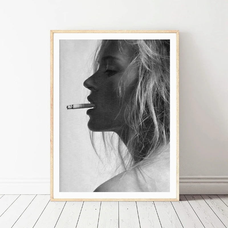 

Kate Moss Smoking Fashion Poster Wall Art Prints , Black and White Supermodel Photo Canvas Painting Wall Picture Modern Decor