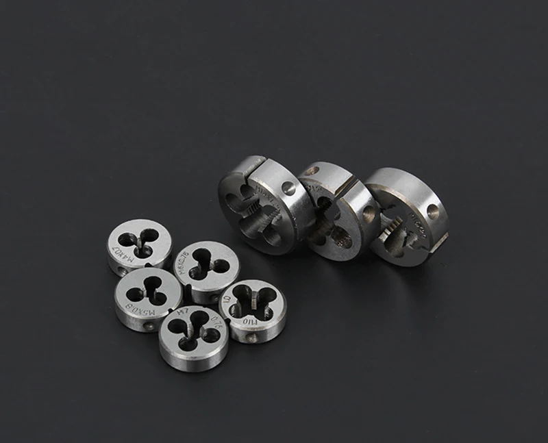 3704783720_1405492178