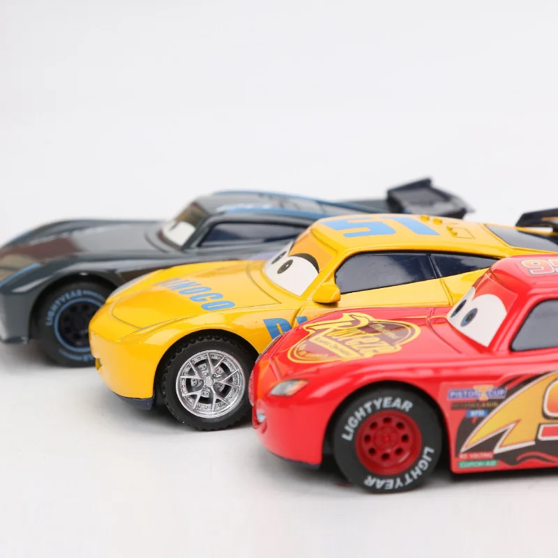 4pcs 7-9cm Disney Pixar Cars 3 Toys Lightning McQueen Mater Jackson Storm Cruz Ramirez Smokey Diecast Metal Pull Back Car Model
