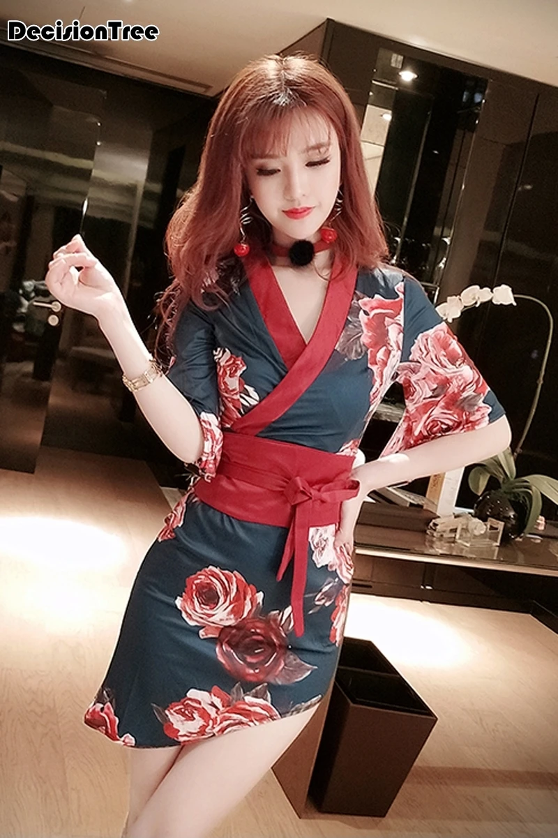 Летнее кимоно платье женское сексуальное Сакура аниме костюм японское кимоно костюм Винтаж оригинальная традиция шелковое кимоно-юката платье