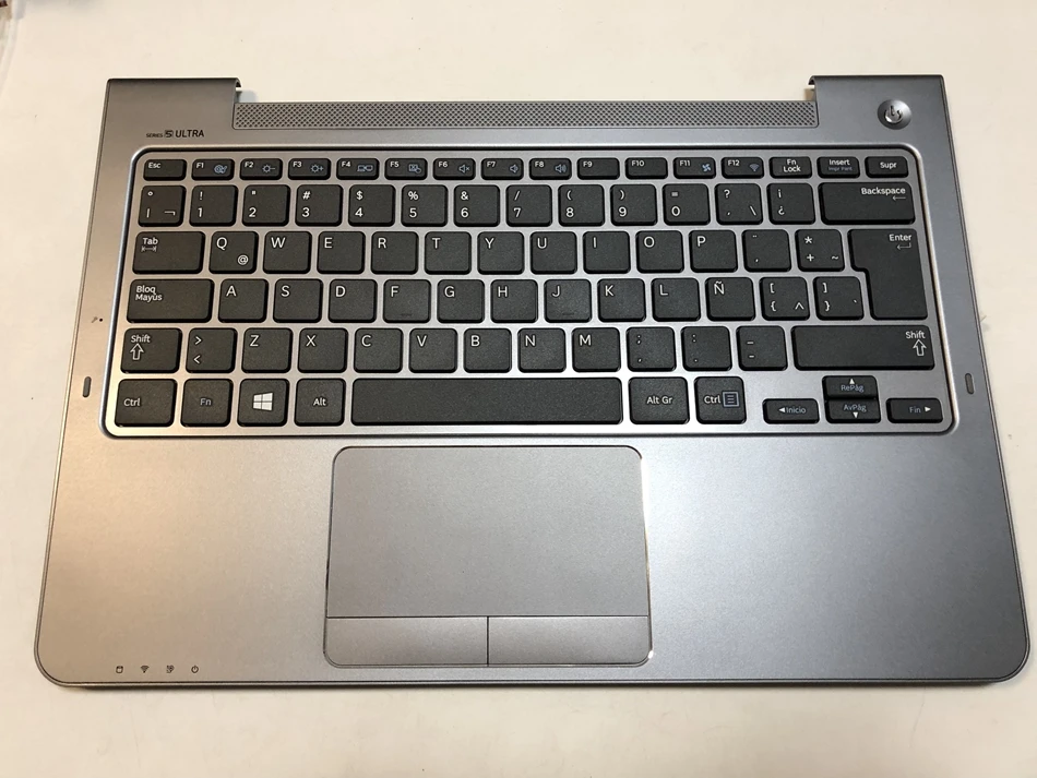

Latin palmrest cover Keyboard For Samsung NP530U3C NP530U3B NP535U3C 530U3B 530U3C NP540U3 NP532U3C NP532U3A LA Layout