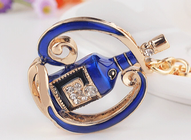 

2016 New Creative Rhinestone Wine Bottle Keyring Fashion Crystal Metal KeyChain for keys for Handbag key holder for car YNY001