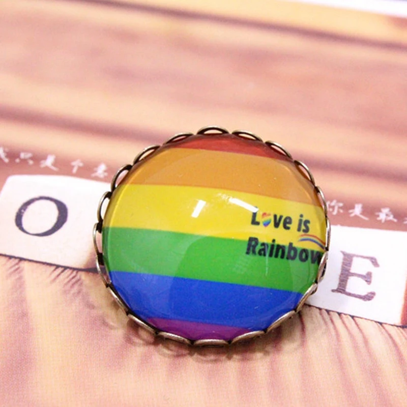 

Vintage LGBT Brooches For Gays Lesbian Rainbow Pattern Alloy Glass Jewelry Round Brooch Fashion Clothing Accessories Party Pins