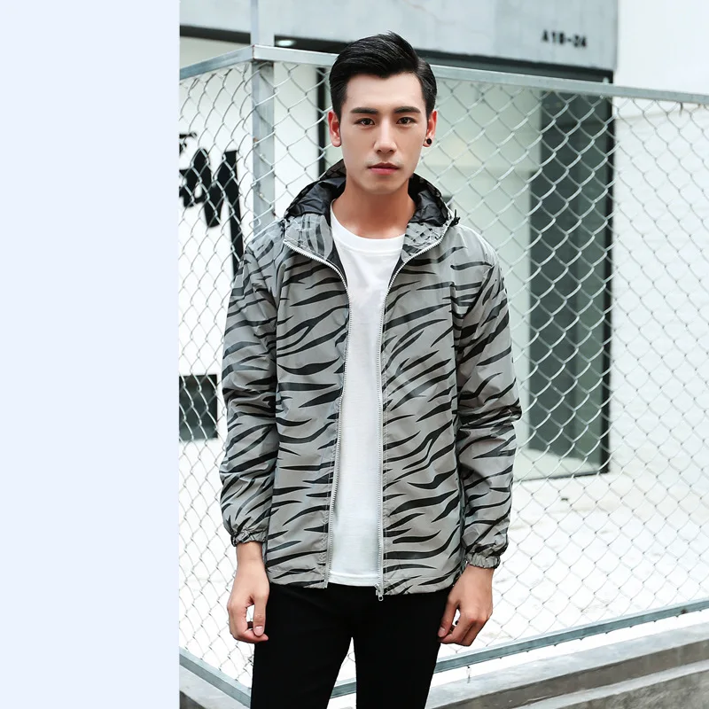 Comprar Aolamegs chaqueta de hombre Hip Hop cortavientos chaqueta reflectante Zebra Stripe fluorescente Abrigo con capucha parejas delgada Sudadera con capucha