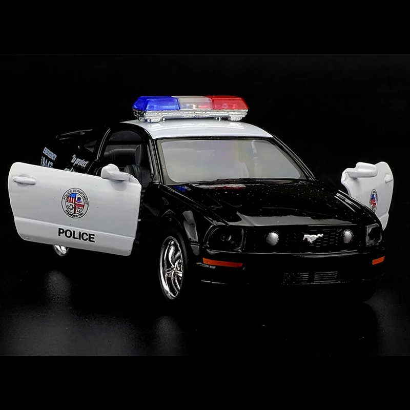 Kinsmart 1:38 2006 Ford Mustang GT Police Toy Car Alloy Diecast Car Model Toy With Pull Back For Children Gifts Toy Collection Kinsmart 1:38 2006 Ford Mustang GT Police Toy Car Alloy Diecast Car Model Toy With Pull Back For Children Gifts Toy Collection