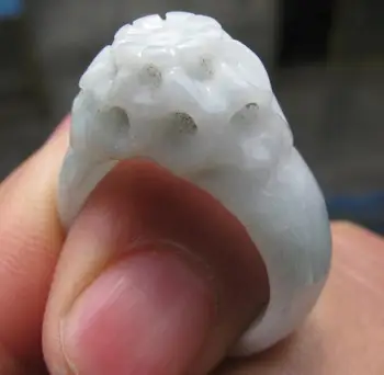 

natural jadeite hand carved lady ring size8.5 vintage