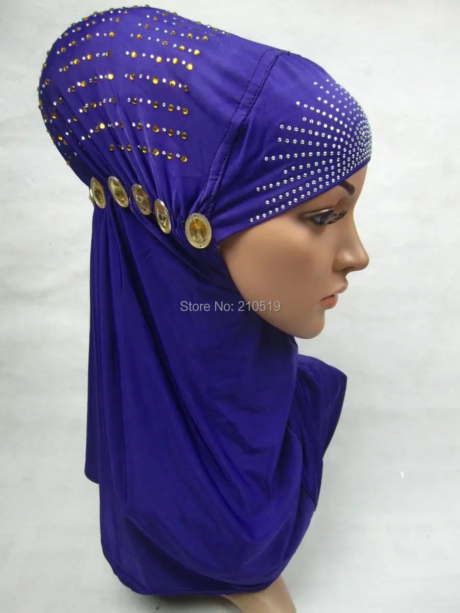 Красивый смешанный мусульманский хиджаб в двух стилях