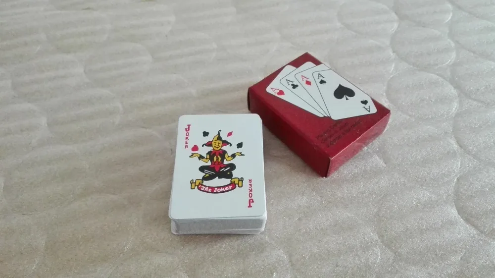 Милые мини-покер интересные маленькие игральные карты вне открытый творческий путешествия мини-покер 100 шт DHL/FedEx