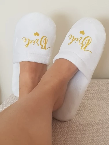 

Customize heart Bridesmaid Slippers, Personalised Wedding Slippers, Bride Slippers, Bridesmaid Gift,Bridal Party,Spa Slippers