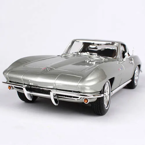 Maisto 1:18 Литой автомобиль 1965 Chevy Corvette Muscle Cars 1:18 металлический автомобиль коллекционные модели игрушек для подарка - Цвет: Серебристый