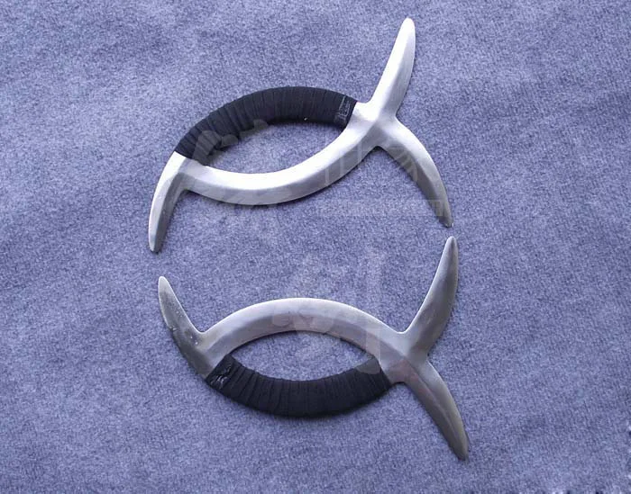 S0410 KUNG FU MARTIAL ARTS HAND ARMS AX DOUBLE CRESCENT BLADES KNIFE 11