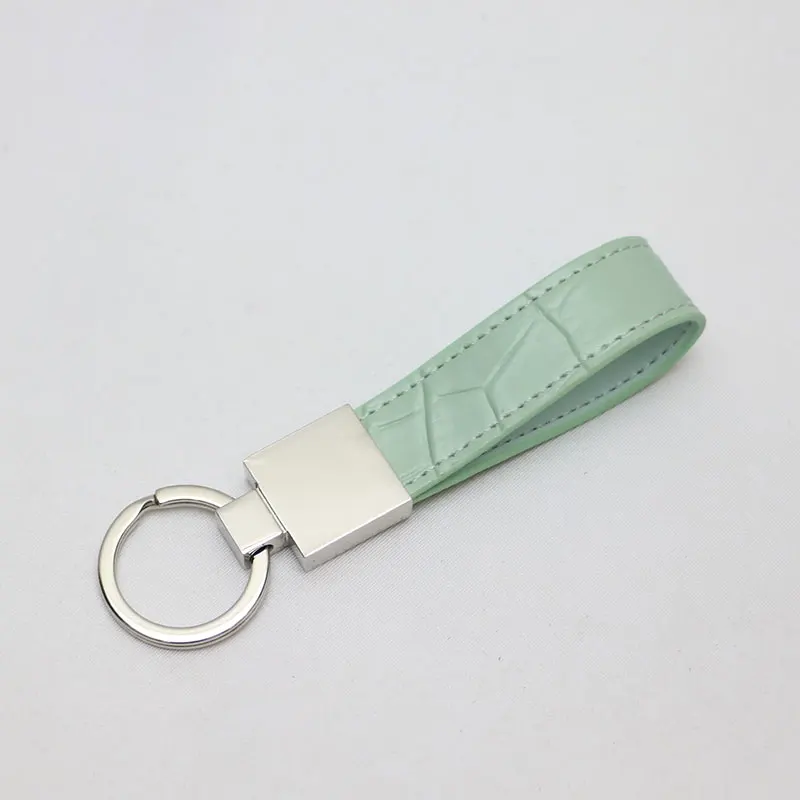 light green Индивидуальные оригинальные буквы кожаный брелок для женщин и мужчин Автомобильный ключ с узором «крокодиловая кожа» держатель для ключей высококачественный брелок для ключей - Цвет: light green