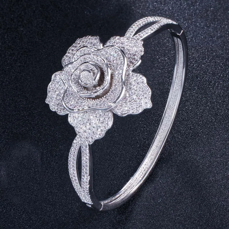 Ashi Floral Link Diamond Bracelet 001-170-00104 14KY | Blue