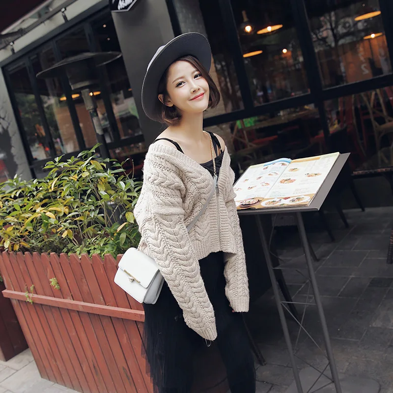 2019 New European Station Coffee Shoulder Short Knitted Cardigan Sweater Cardigans V-Neck Fashion Women Sweater