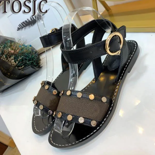 

Brand new womens sandal shoes with rivets high quality !