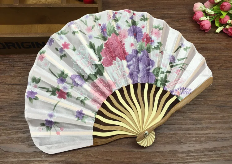 150 шт персонализированные/Индивидуальные бамбуковые полиэстер цветы свадебные Китайский Японский складной веер с кисточкой+ печать