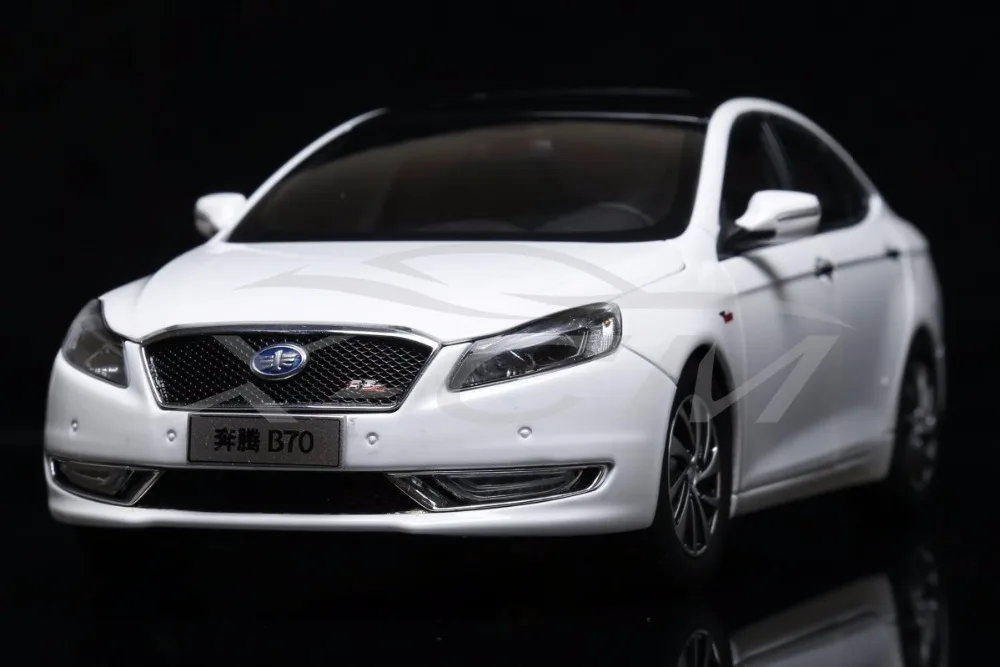 Литье под давлением модель автомобиля Benteng Besturn B70 спортивные RS 1:18 (белый) +