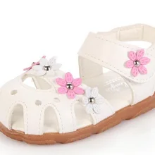 Новые стильные сандалии; модные повседневные сандалии на плоской подошве для малышей; летние женские сандалии с мягкой подошвой и цветочным рисунком