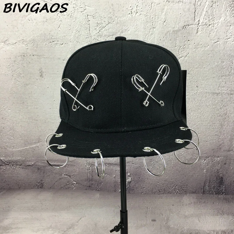 Новые женские панк стиль половина стороны заклепки хип хоп кепки бейсболки Swag Черные кепки с застежкой сзади солнцезащитные шапки для мужчин и женщин Gorras Planas