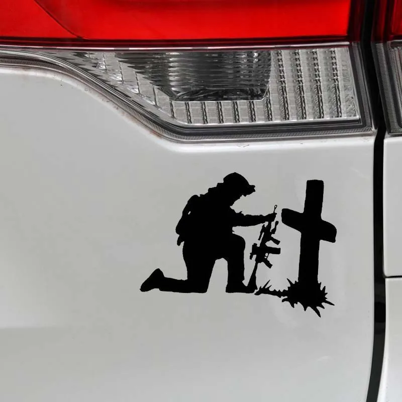 YJZT 14 1*10 2 см Грустный одинокий солдат Молитвенное покрытие наклейка на автомобиль