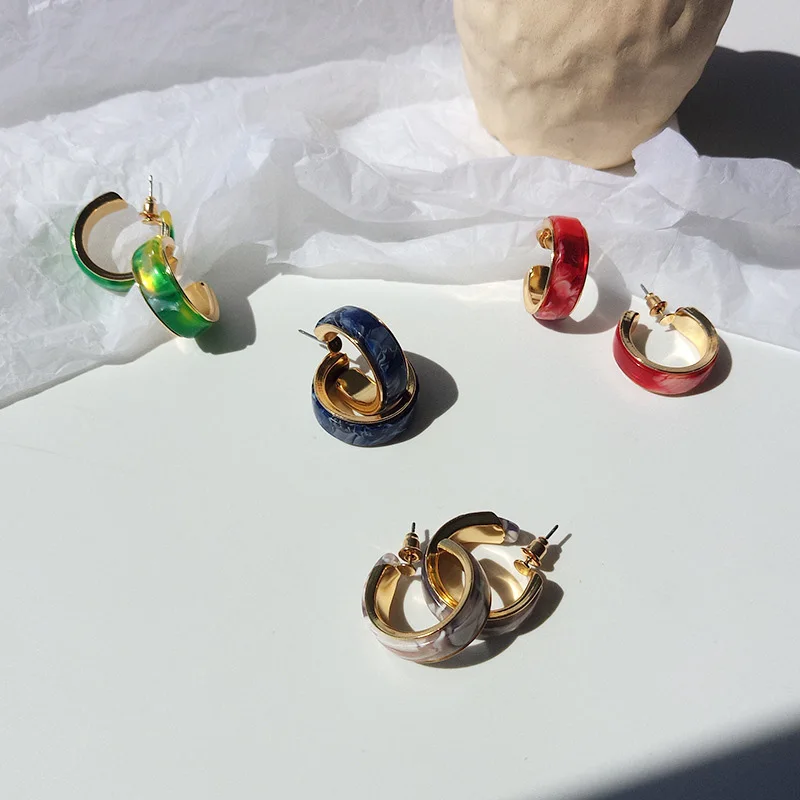 

WTLTC Retro Acrylic Acetate Hoop Earrings for Women 25mm Resin Wide Circle Earrings Vinatge C Shaped Earrings Statement Jewelry