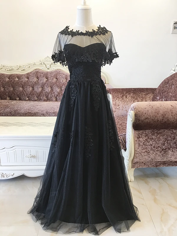 free ship black cloak embroidery long dress Medieval dress Renaissance