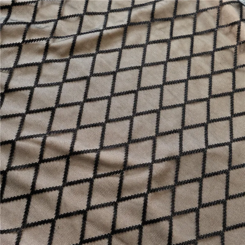 3683800750_1045645777