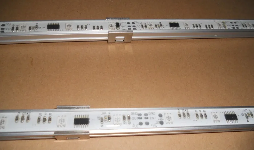 

led pixel rigid strip, 1m long, 30pcs 5050 RGB SMD,with 10pcs TM1809IC, waterproof;DC12V input;aluminium alloy housing;256 scale
