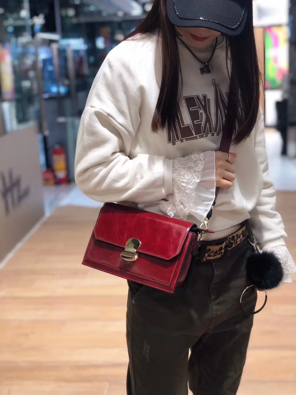 

Kafunila 2019 new arrival vintage genuine leather messenger handbags famous brand designer corssbody flap bags bolsa feminina