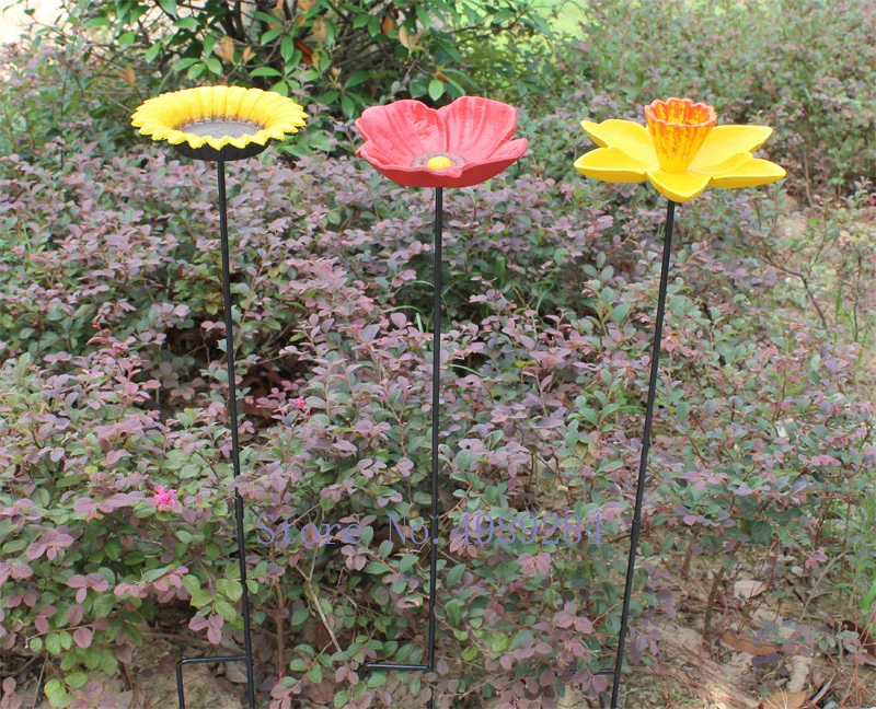 

cast iron Flower pattern Bird feeder Insert the ground Garden decoration feed Feeding water Simulation flower outdoor