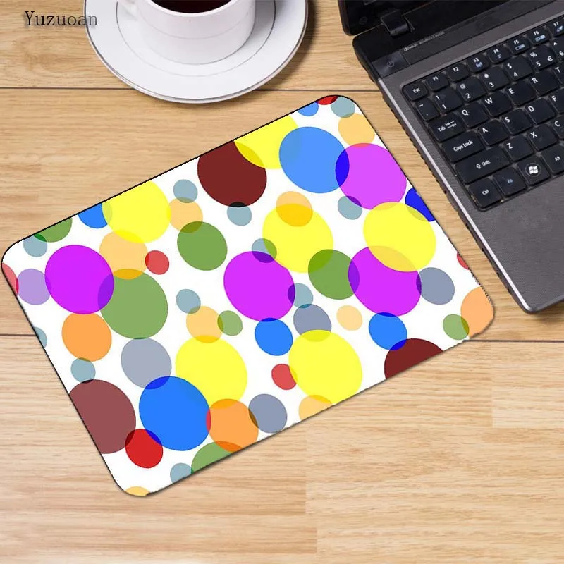 126art-abstract-polka-dot-white-balls-red-background-770057 (3)