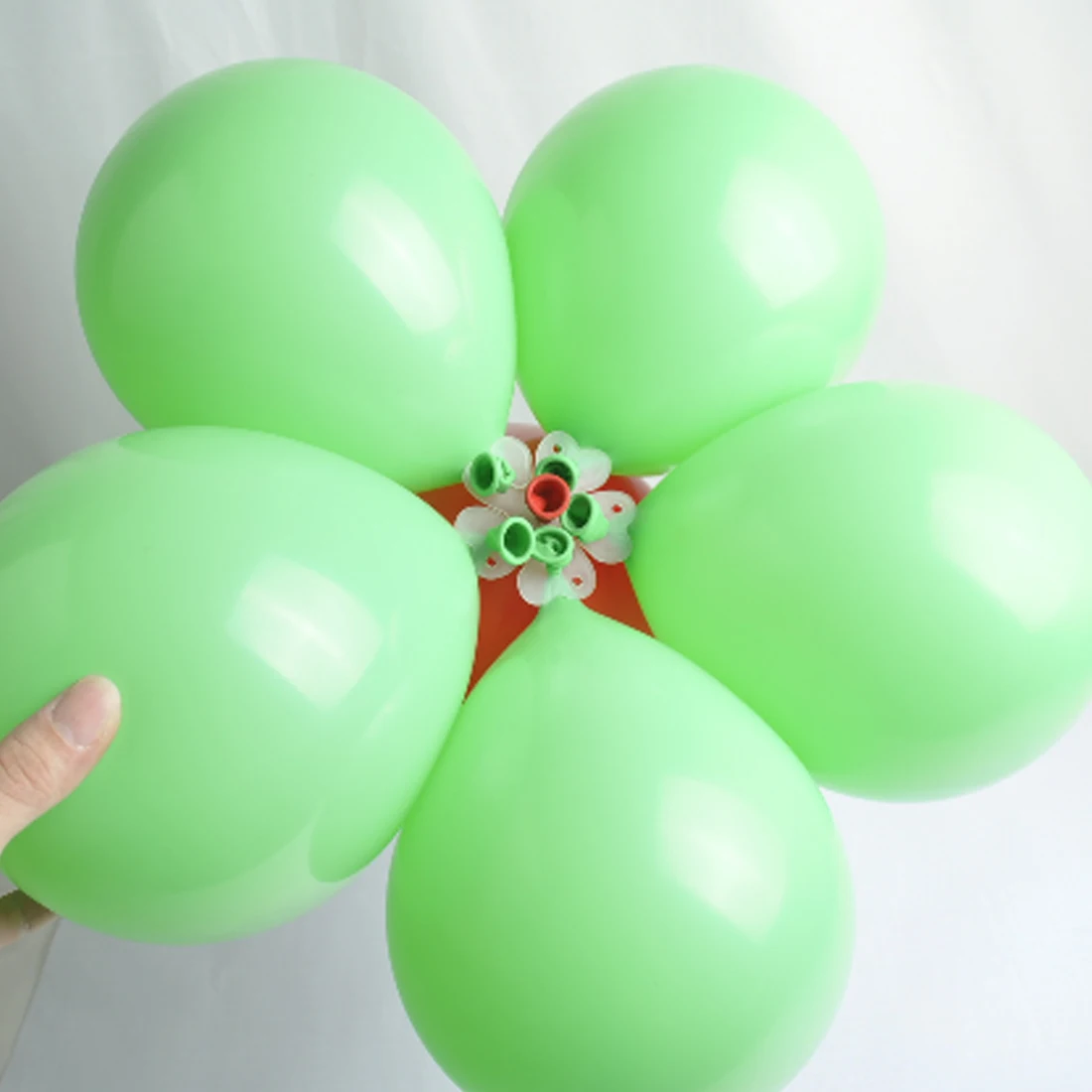 

Well 10pcs/lots Balloon Seal Clip Multi Balloon Sticks Balloon Accessories Plum Flower Clip Practical Balloon Sealing Clamp