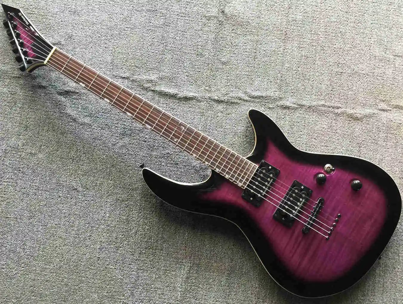 

Classic 6 stringElectric guitar handling inventory