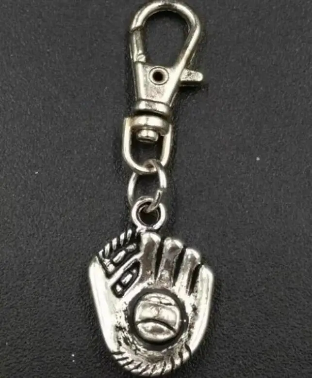 

I love football basketball Volleyball hockey ice hockey softball Boxing gloves Key Chain Bag Keychain Pendant Jewelry Aceessorie