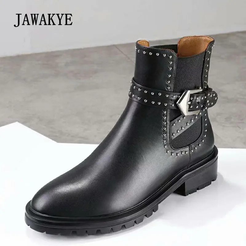 

2018 British Style Chelsea Boots Woman Round Toe Rivet Silver Buckle Flat Ankle Boots Woman Fashion Martin Boots
