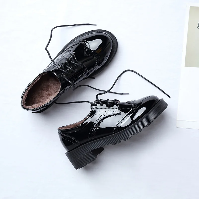 British style japanned leather brogue shoes woman lace up fretwork plush winter flats women round toe oxford derby shoes y746