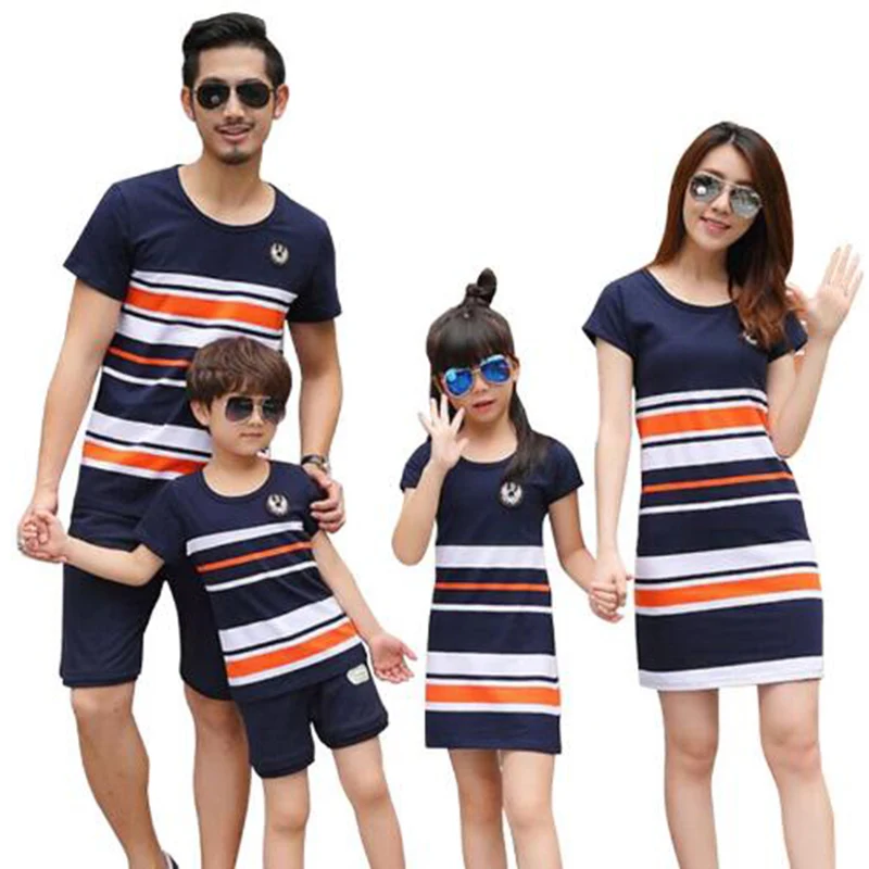 

Family Clothing 2019 Summer Fashion Striped T-shirt Outfits Mother Daughter Dresses Father Son Boy Girl Clothes Set