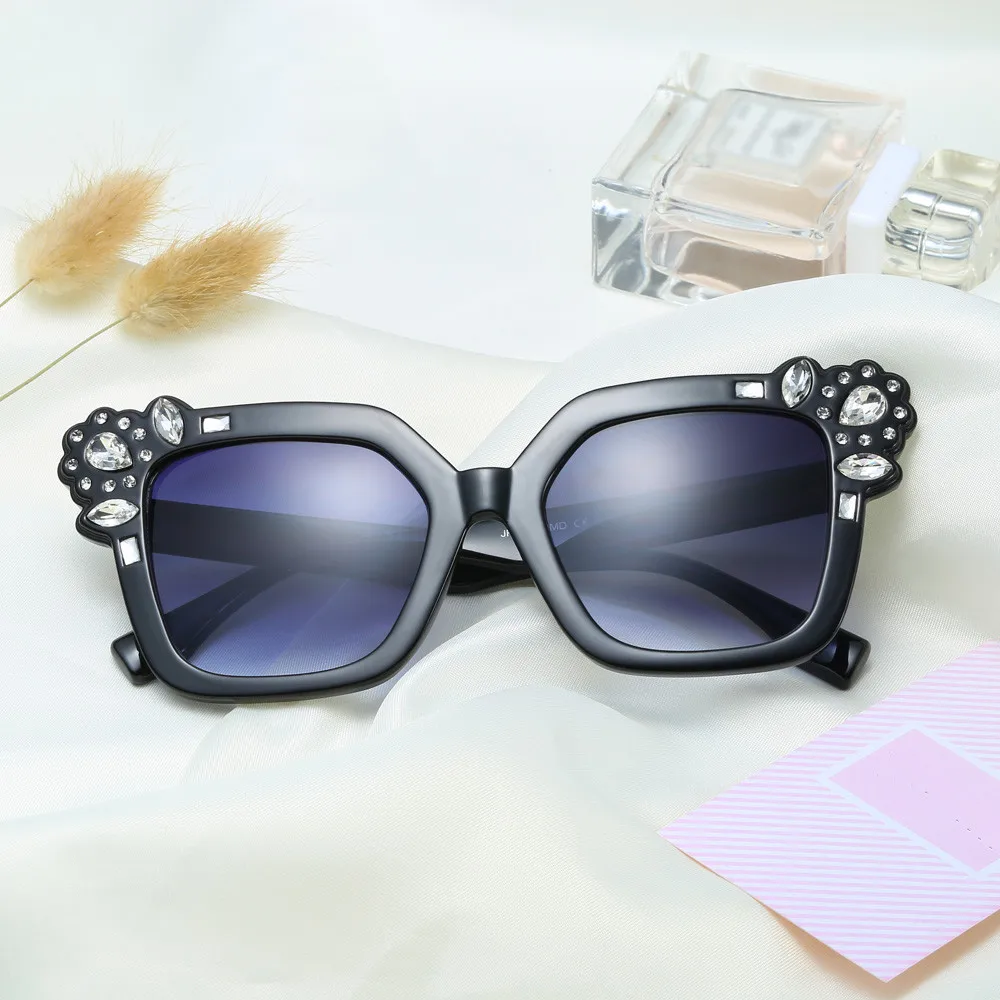 

2020 summer Neutral Cat Eye Sunglasses Fashion Rhinestone Decoration UV 400 Eyewear Driving oculos gafas desol hombre okulary#F7