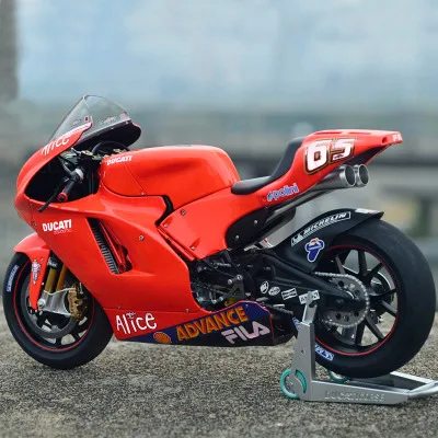 

1/12 Scale Motorcycle Assembly Model DUCATI Desmosedici Motorcycle Building Kits DIY Tamiya 14101