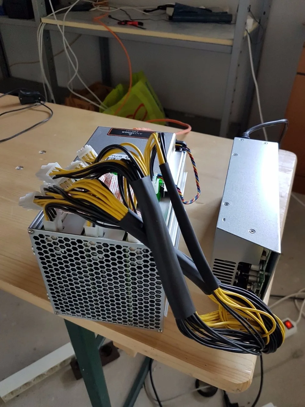 2 шт б/у Antminer Z9 Mini 10k Sol/s 300W с 1pc BITMAIN APW3 1600W PSU Asic Equihash Miner Mine ZEN ZEC BTG