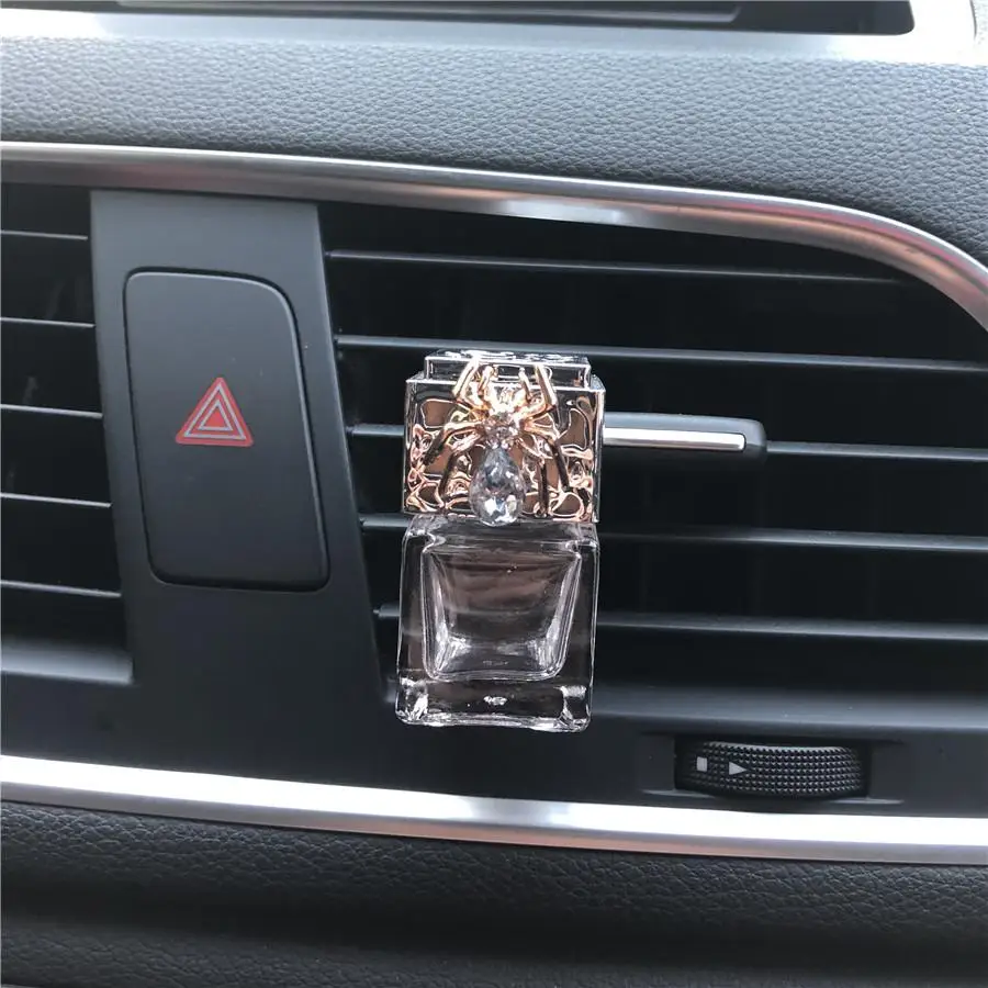 Красивый металлический стеклянный флакон с пауком, автомобильный освежитель воздуха с клипсой для украшения воздуха, автомобильный освежитель воздуха без духов - Название цвета: BZZ