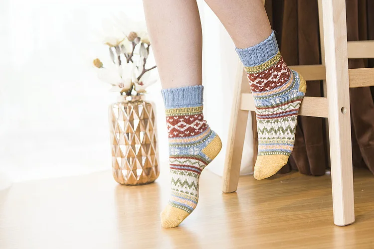 PEONFLY/Женские винтажные полосатые жаккардовые носки ярких цветов с принтом; зимние плотные теплые повседневные носки из кроличьей шерсти