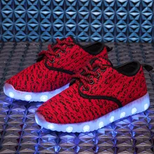 2017 Low Top de Malha Leve USB LEVOU Luz Criança Sapatos Casuais Meninas E Meninos Tênis Respirável Crianças Coloridas de Compensação
