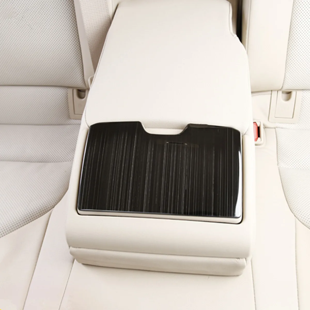 

Stainless Steel Rear Armrest Cup Holder Cover Trim for Toyota Camry 2018 8th Car Styling Accessories