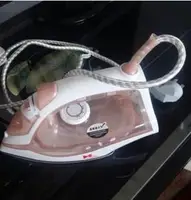 220V 1200W 5-gear Adjustable Steam Irons with 130ml water tank 2